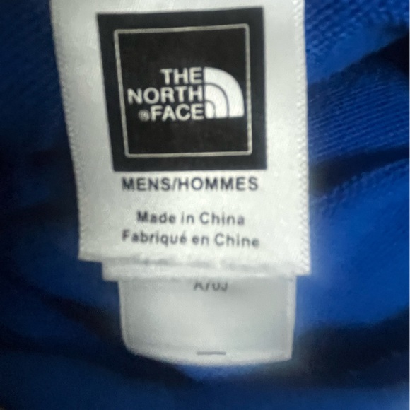 THE NORTH FACE Men's Vibrant Blue Hoodie - Picture 6 of 11